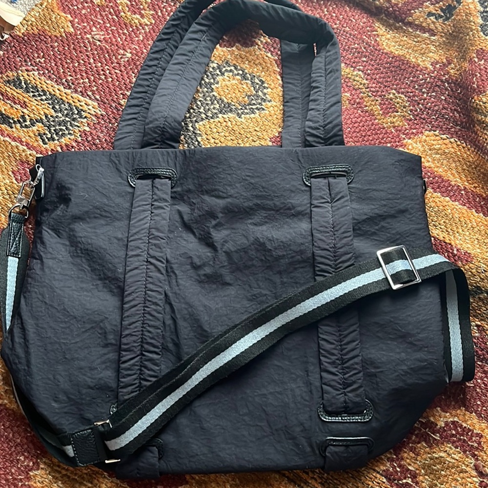 Tote bag by Laundry by Shelli Segal lululemon lookalike